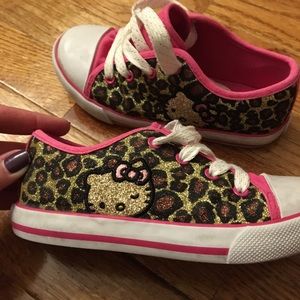 Girls Hello Kitty sneakers!